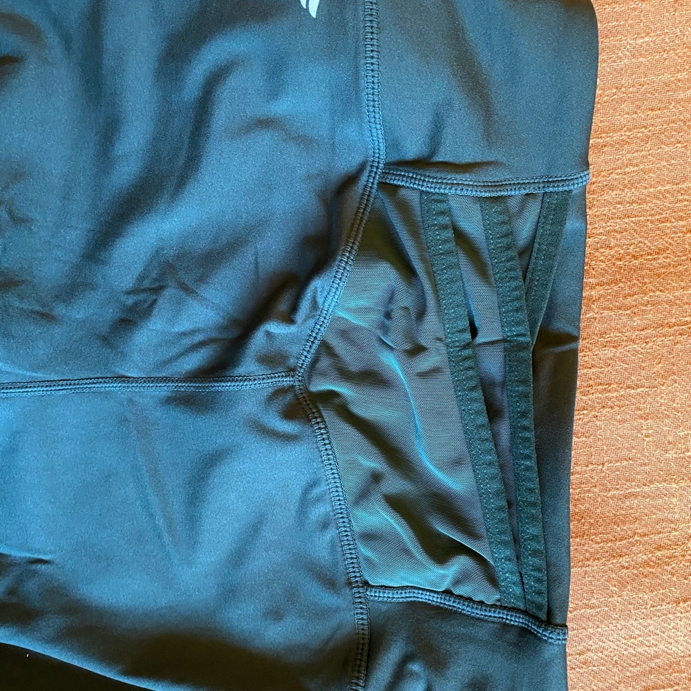 Fabletics Motion 365 Olive Leggings 7/8